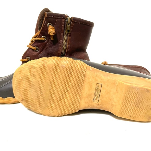 Women’s Size 6 Sperry Saltwater Duck Boot, slightly worn, great condition. - Picture 4 of 4